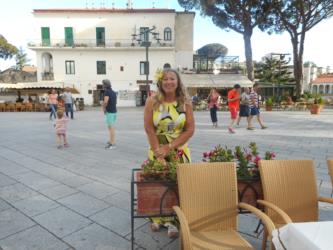 Uploaded by Marilyn on 30/06/2015 22:04:18 - Category: Main Square